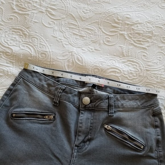 Cabi Gray Zip Skinny Jean - Size 6 - Picture 6 of 11